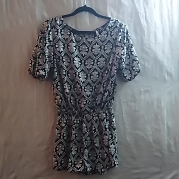 Romper - Picture 1 of 6